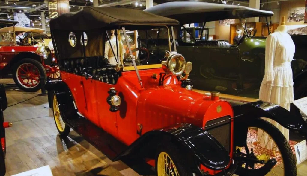 Fountainhead Antique Auto Museum